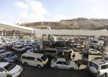 أزمة بنزين خانقة في عدن