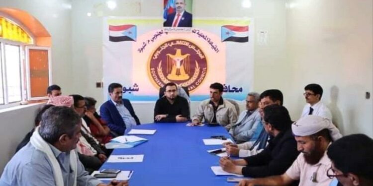 استعدادات لانتفاضة عارمة لطرد محافظ شبوة.. كيف سيرد طارق صالح؟
