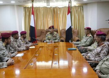وزير دفاع صنعاء يهدد التحالف بـ 5 نقاط في حال “التمادي بالعدوان”