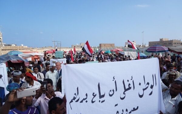 تصاعد الغليان الشعبي ضد التحالف في سقطرى وقوات الانتقالي تشن حملة اعتقالات واسعة