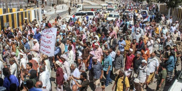 دعوات لـ”يوم الغضب” للمطالبة باسقاط حكومة معين في عدن