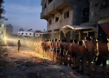 شمال غزة.. جيش الاحتلال يواصل استهداف مراكز الإيواء واعتقالات بالجملة للمدنيين إلى جهات مجهولة